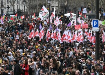 Why millions of people took to the streets against Macron in France