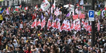 Why millions of people took to the streets against Macron in France