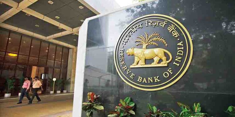 अब बैंक अपने आप लॉक कर देगा आपका फोन, RBI की बड़ी तैयारी!