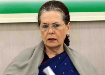 भारतीय नागरिकता को लेकर सोनिया गांधी के खिलाफ याचिका दायर