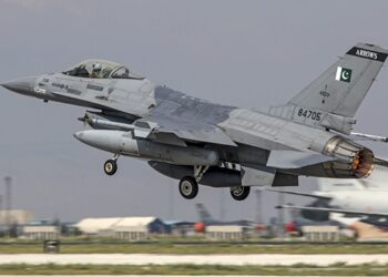 f-16 fighter jet