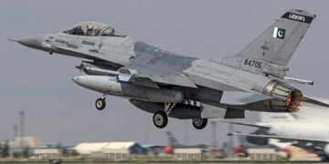 f-16 fighter jet