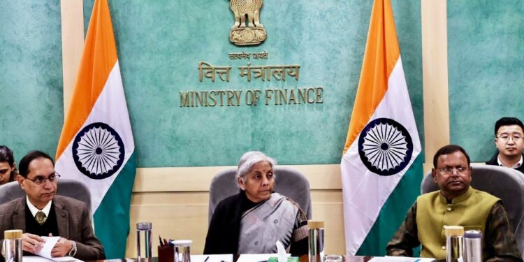 Finance Minister holds discussion