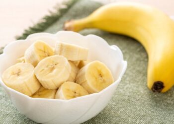 eating bananas